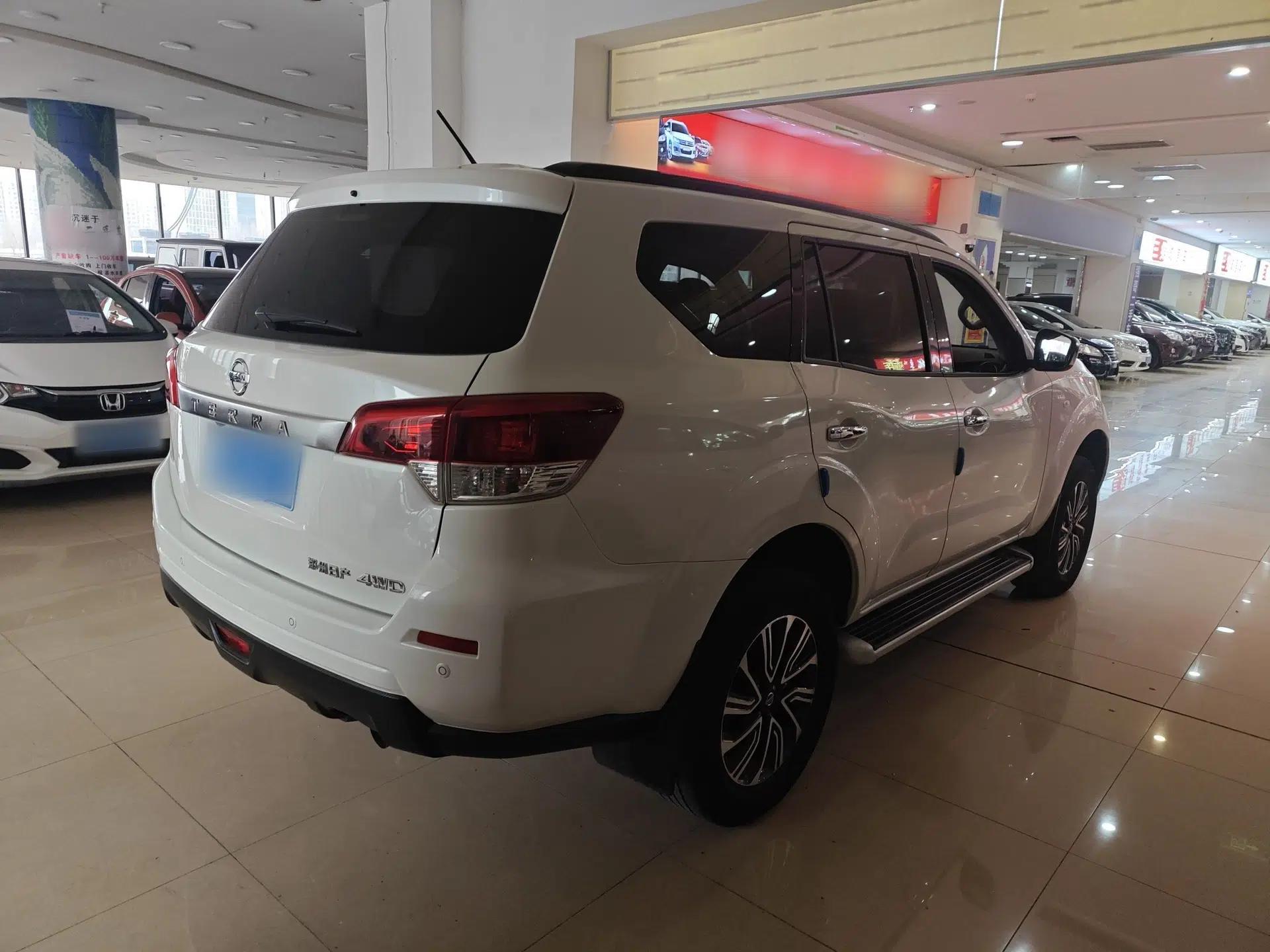 Nissan Terra 2020 2.5L XL Upper 4WD Automatic Four-Wheel Drive Luxury Edition — миниатюра 4