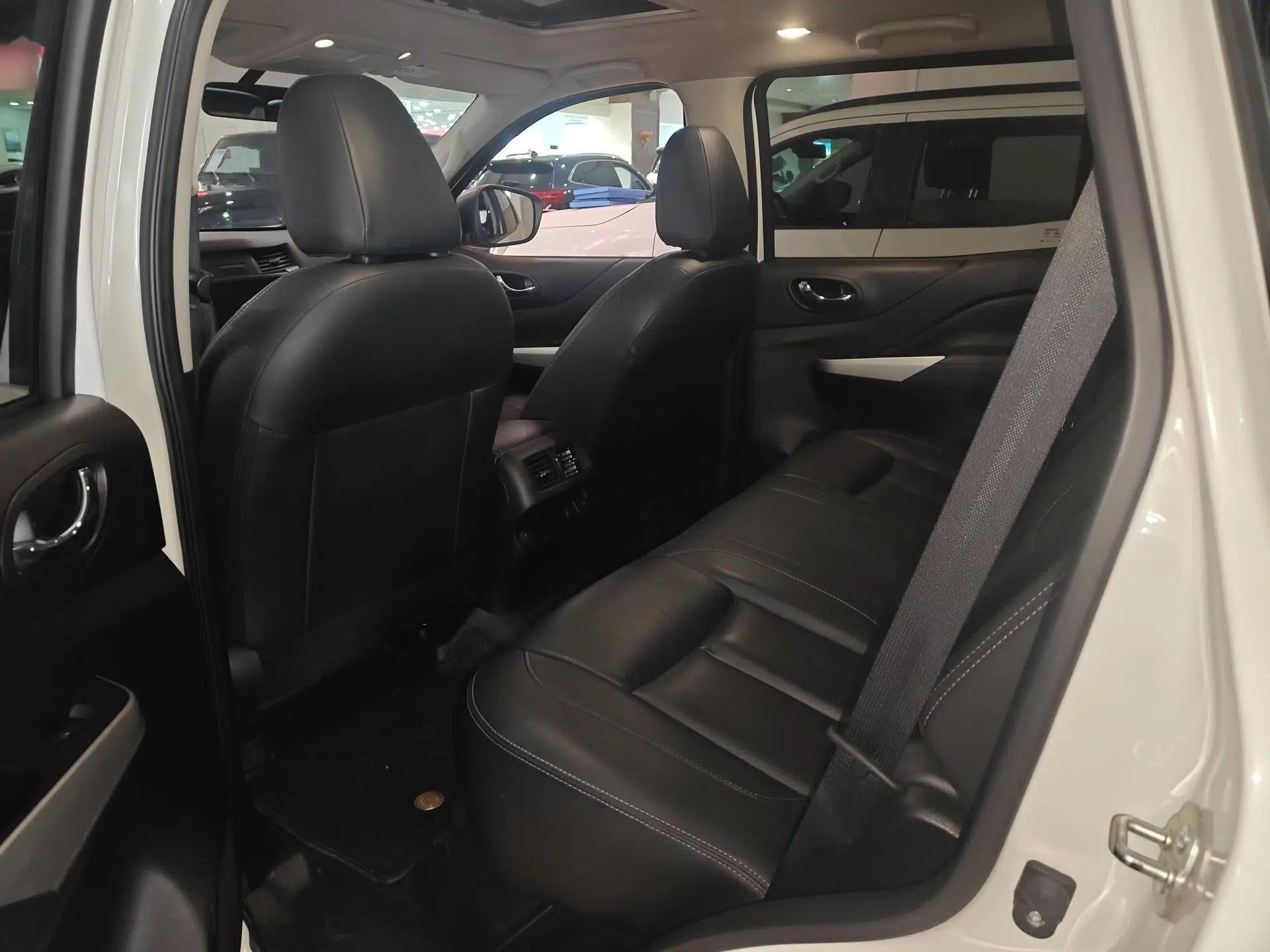 Nissan Terra 2020 2.5L XL Upper 4WD Automatic Four-Wheel Drive Luxury Edition — миниатюра 7