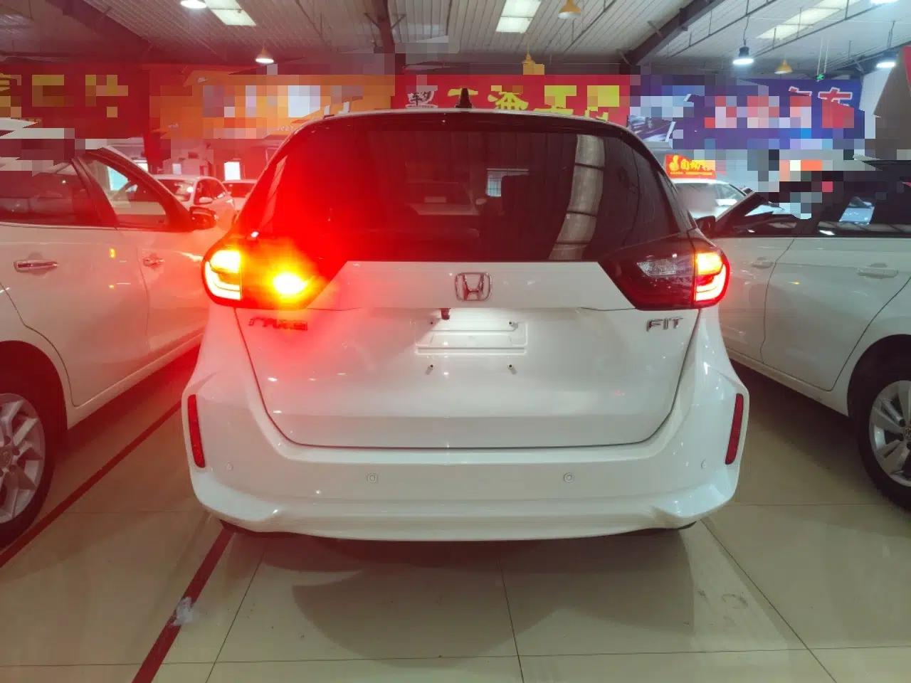 Honda Fit 2022 1.5L CVT Trendy Sunroof Edition — миниатюра 3