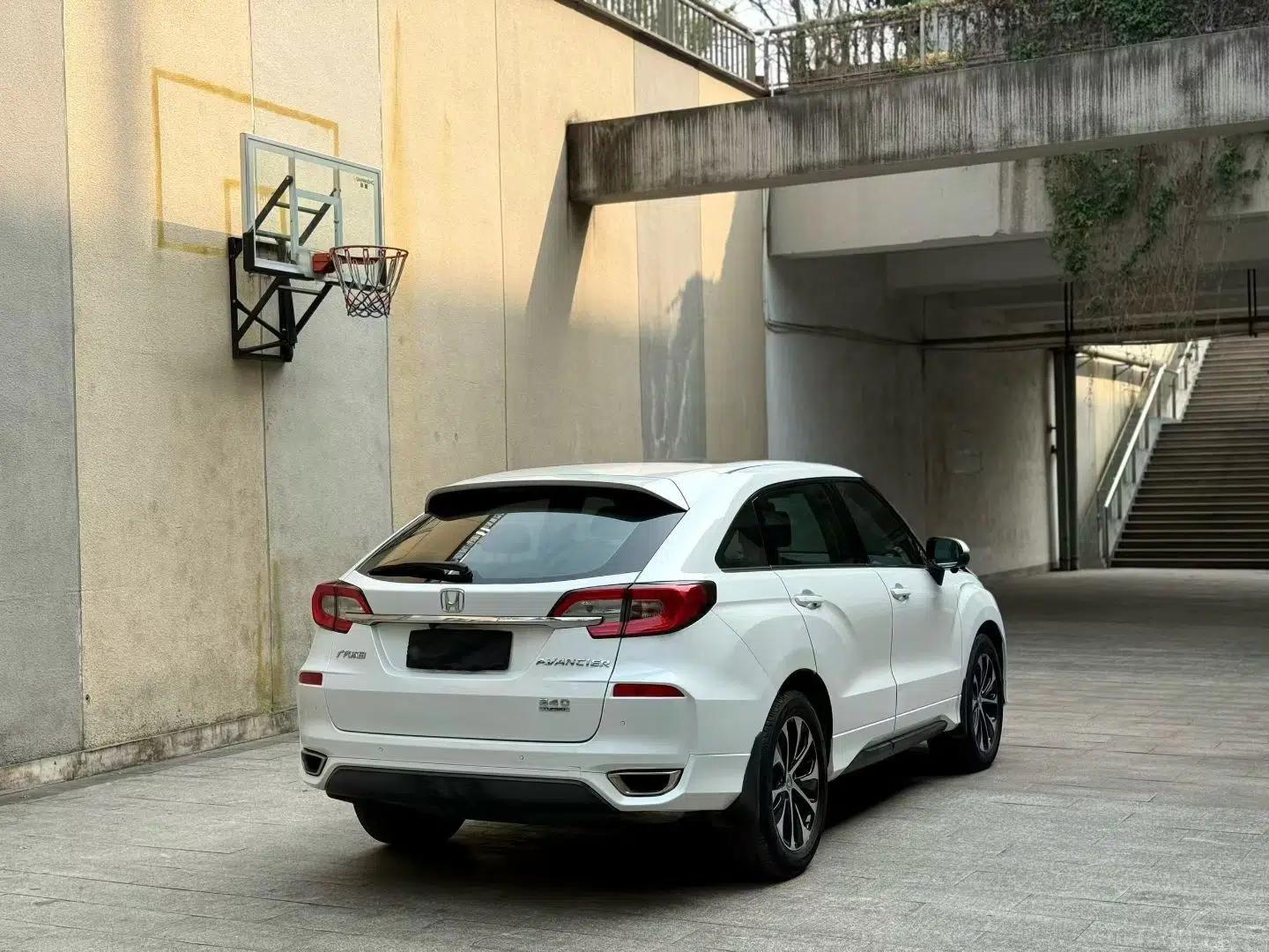 Honda Avancier 2017 240TURBO Two-Wheel Drive Luxury Edition — миниатюра 6