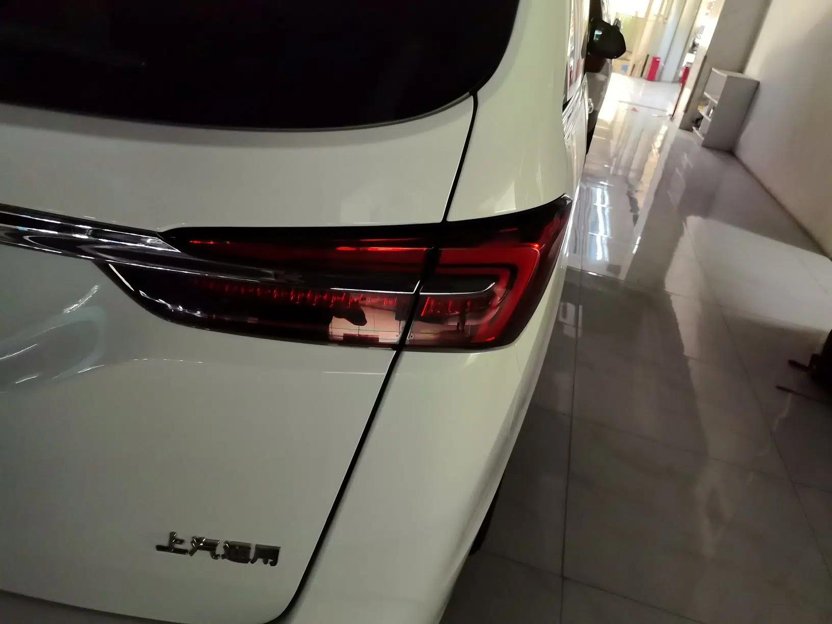 Buick GL8 2021 Land Cruiser Executive Class 652T Luxury Model — миниатюра 8