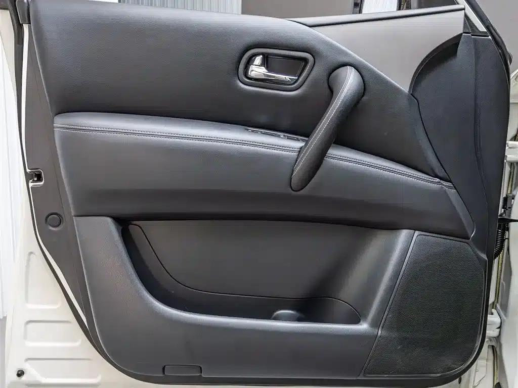 Nissan Patrol 2018 4.0L Leader Edition — миниатюра 20