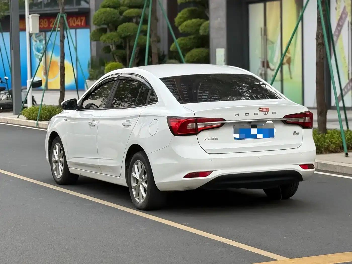 Roewe i5 2019 1.5L Manual 4G Connected Langyue Edition — миниатюра 4