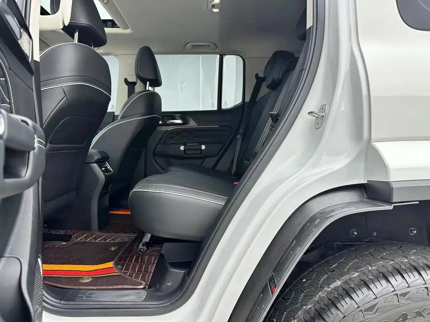 The 2023 Tank 300 City Edition 2.0T is very stylish. — миниатюра 6