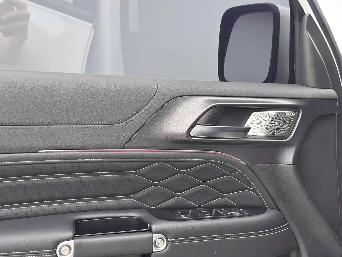 The 2023 Tank 300 City Edition 2.0T is very stylish. — миниатюра 8
