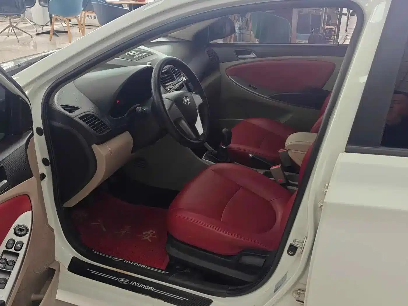 2014 Hyundai Reina 1.4L Manual Intelligent GLS — миниатюра 13
