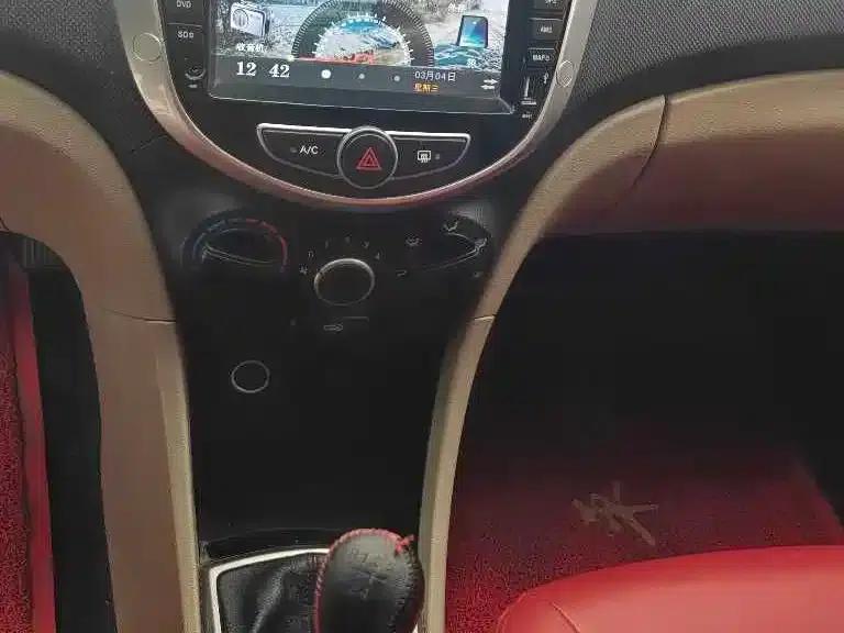 2014 Hyundai Reina 1.4L Manual Intelligent GLS — миниатюра 14
