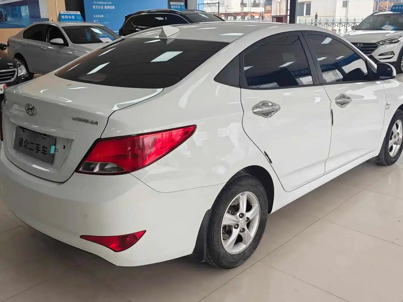 2014 Hyundai Reina 1.4L Manual Intelligent GLS — миниатюра 6