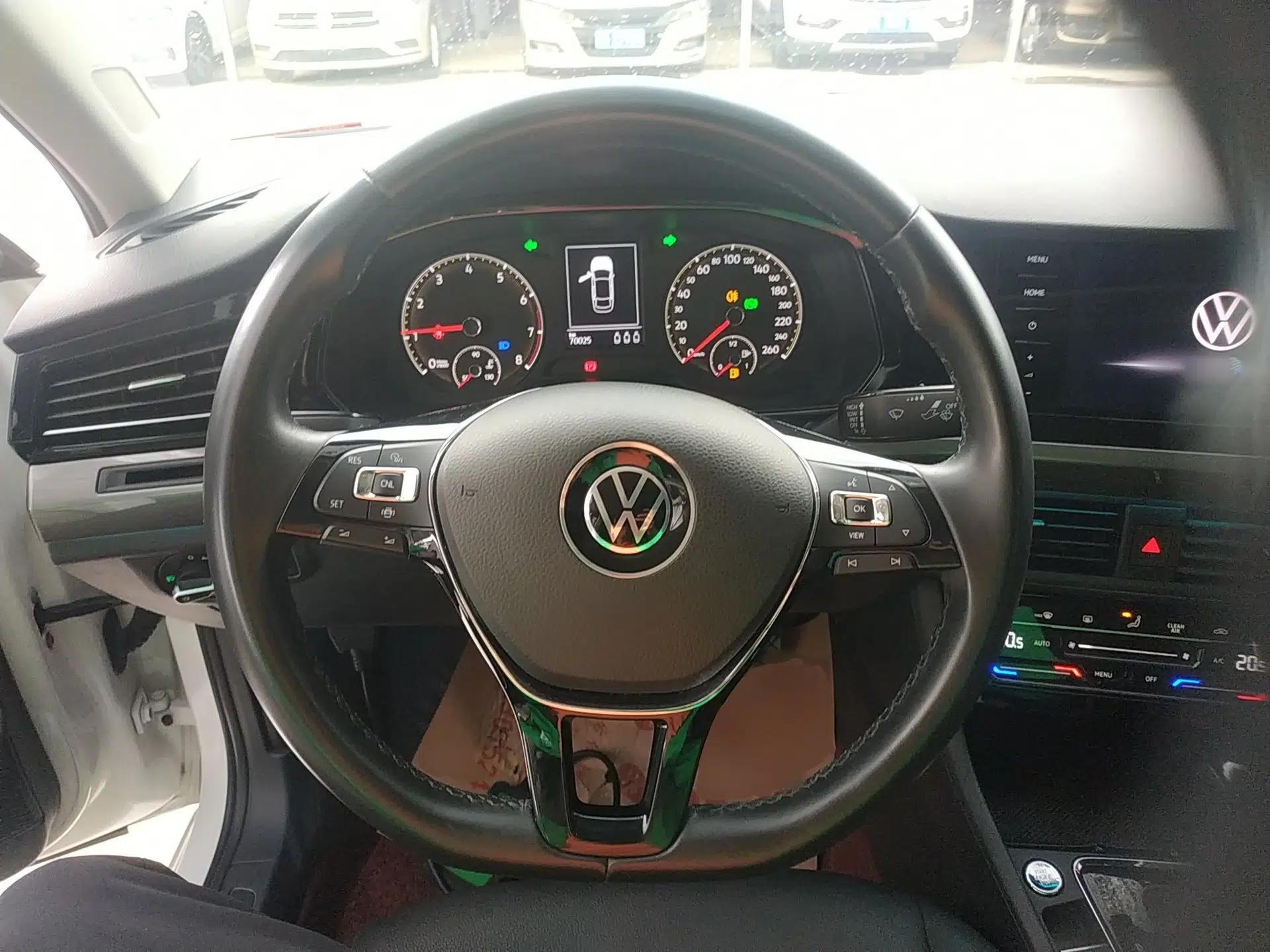 Volkswagen Bora 2021 1.5L Automatic Elite Smart Connect Edition — миниатюра 14