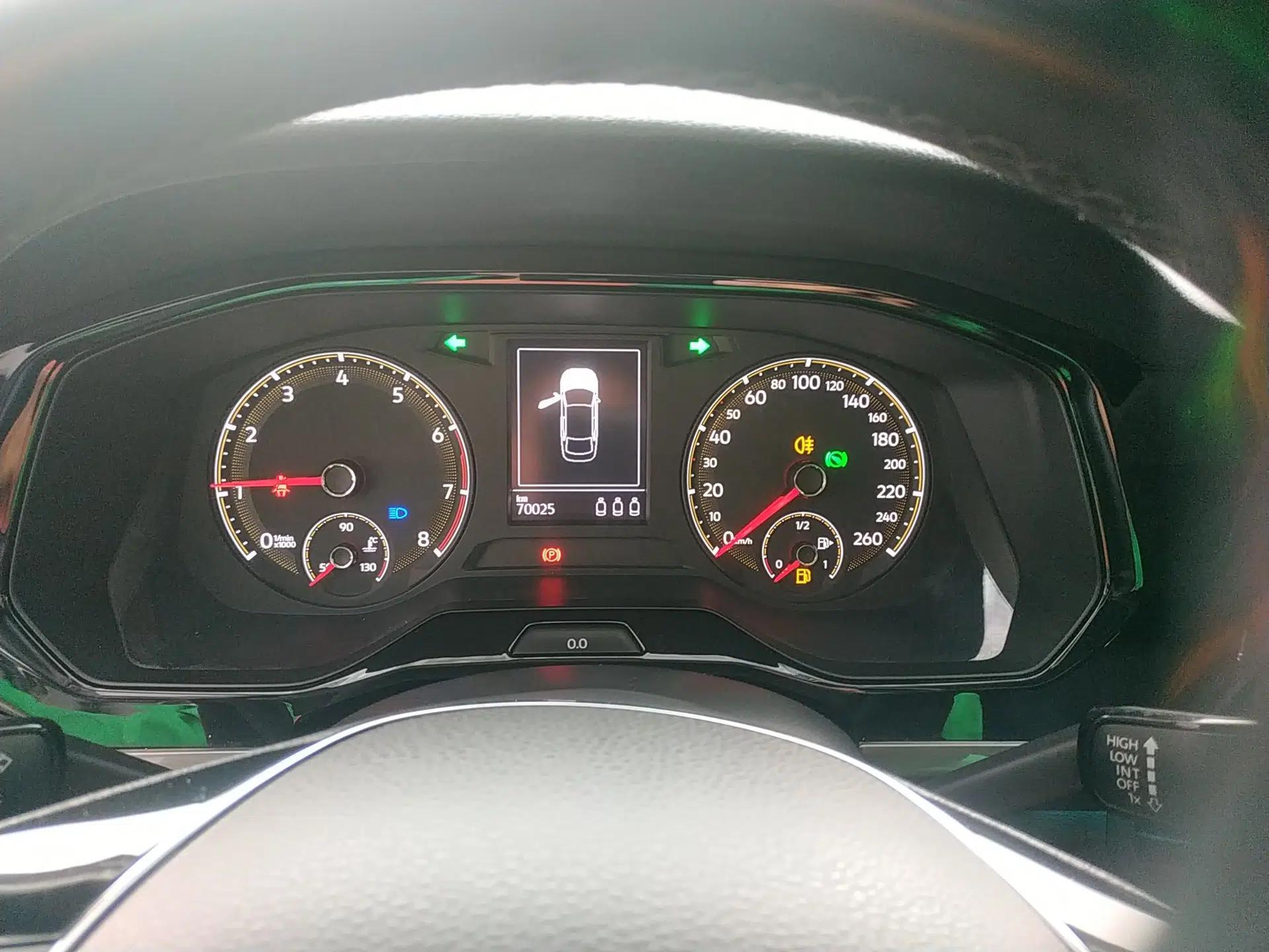 Volkswagen Bora 2021 1.5L Automatic Elite Smart Connect Edition — миниатюра 15