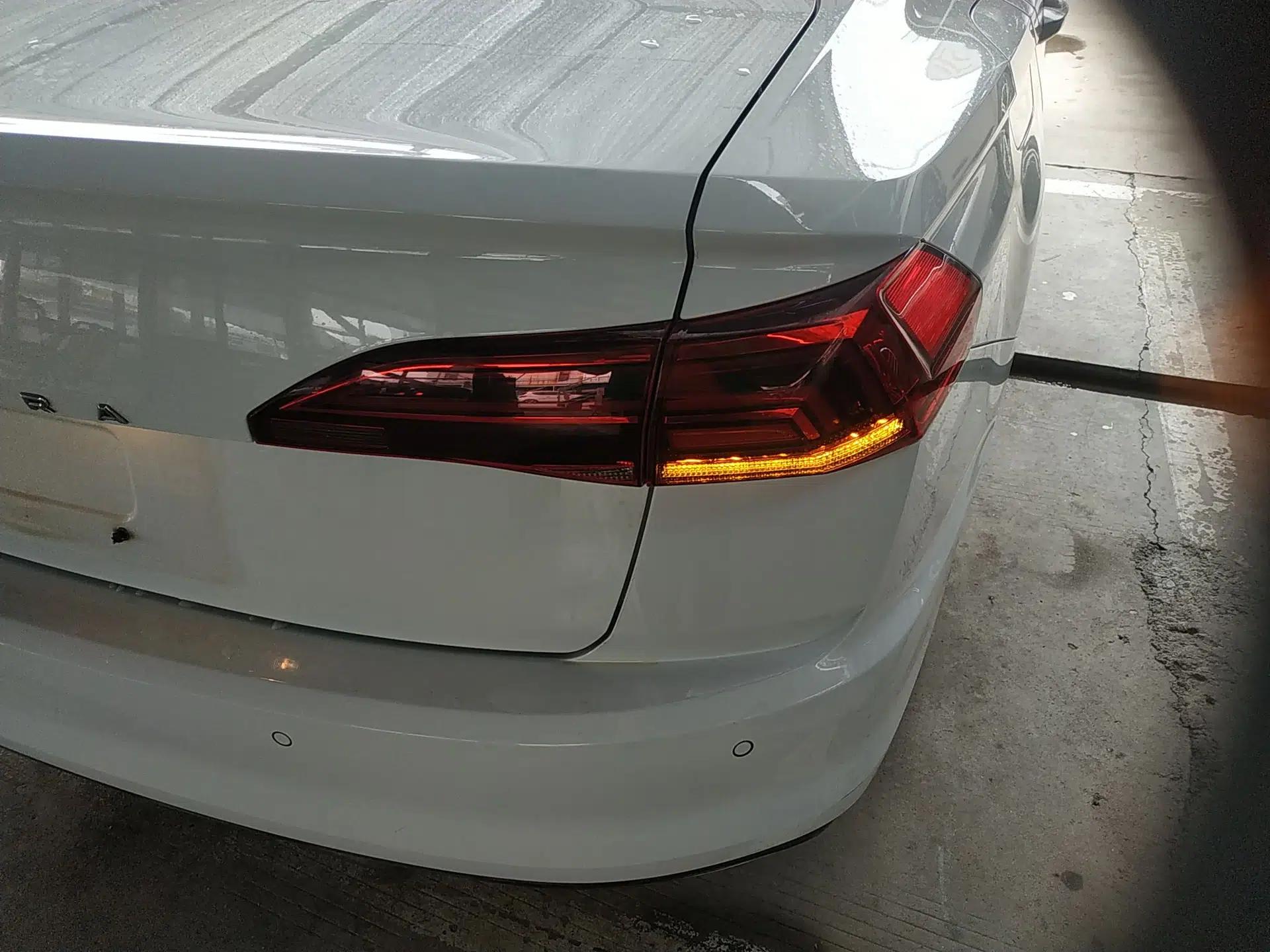 Volkswagen Bora 2021 1.5L Automatic Elite Smart Connect Edition — миниатюра 7