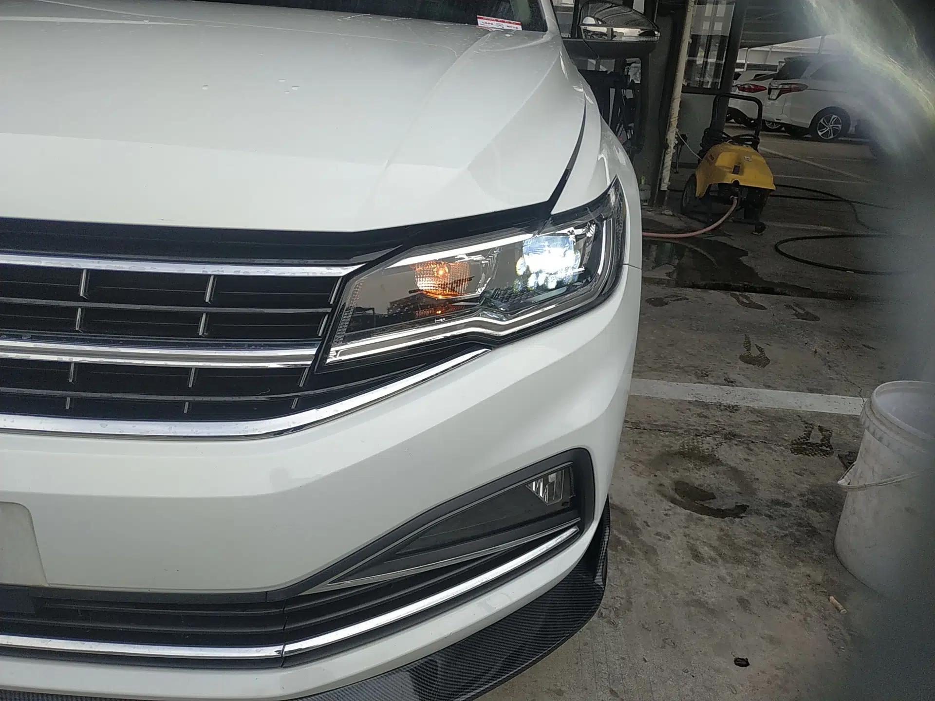 Volkswagen Bora 2021 1.5L Automatic Elite Smart Connect Edition — миниатюра 9