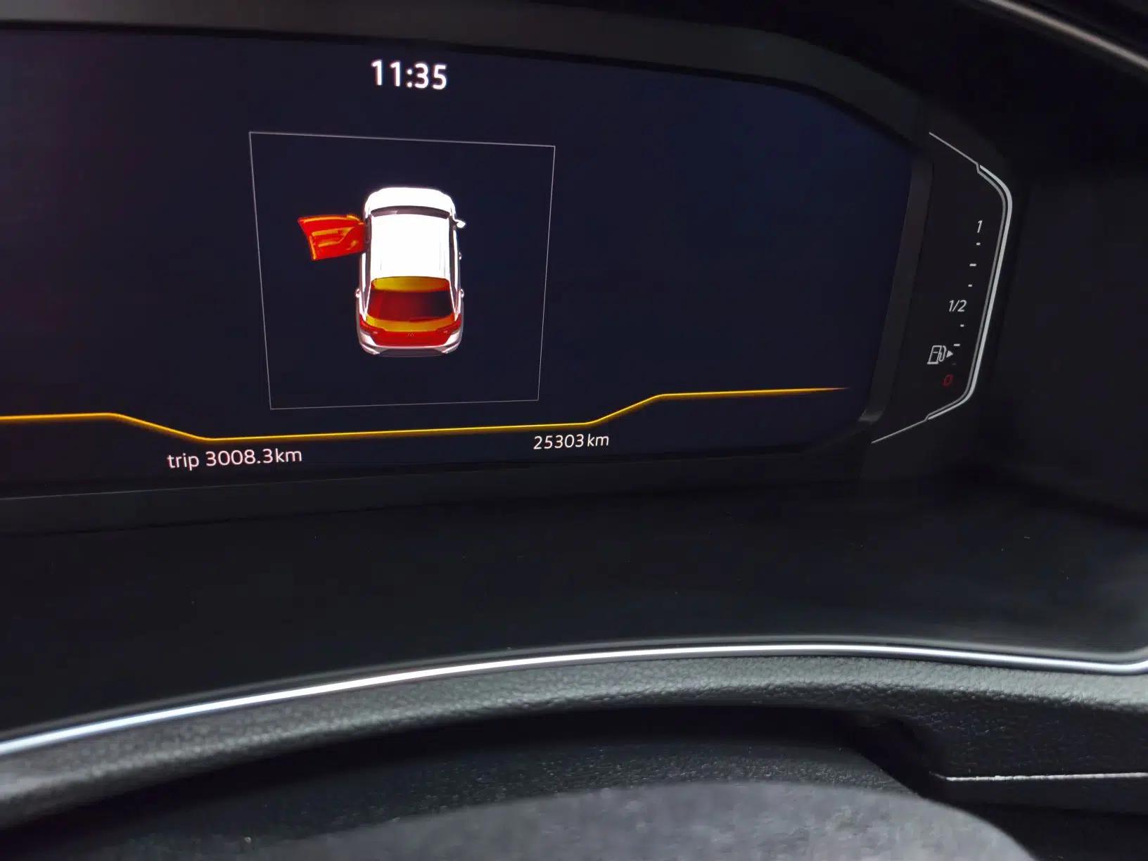 Volkswagen T-ROC 2021 280TSI DSG Two-Wheel Drive Comfort Connect Edition — миниатюра 11