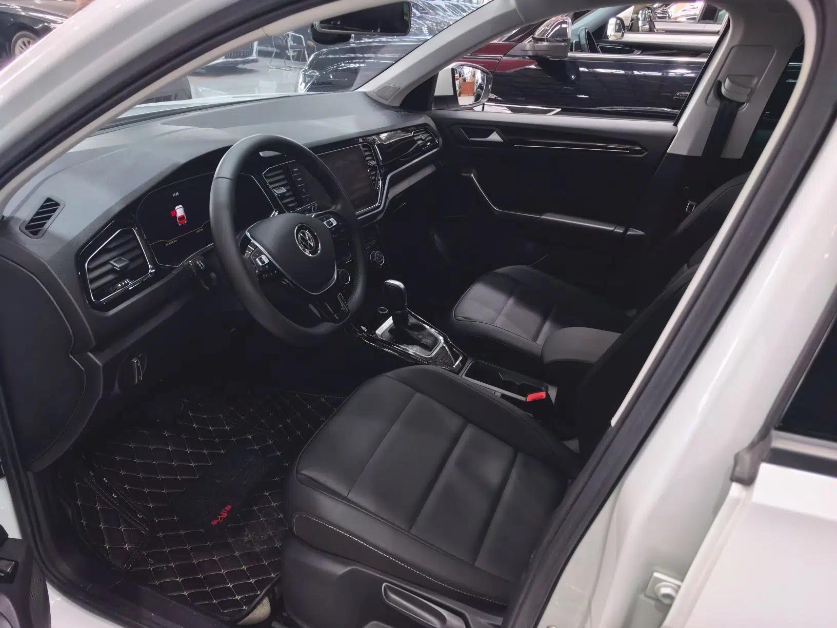 Volkswagen T-ROC 2021 280TSI DSG Two-Wheel Drive Comfort Connect Edition — миниатюра 13