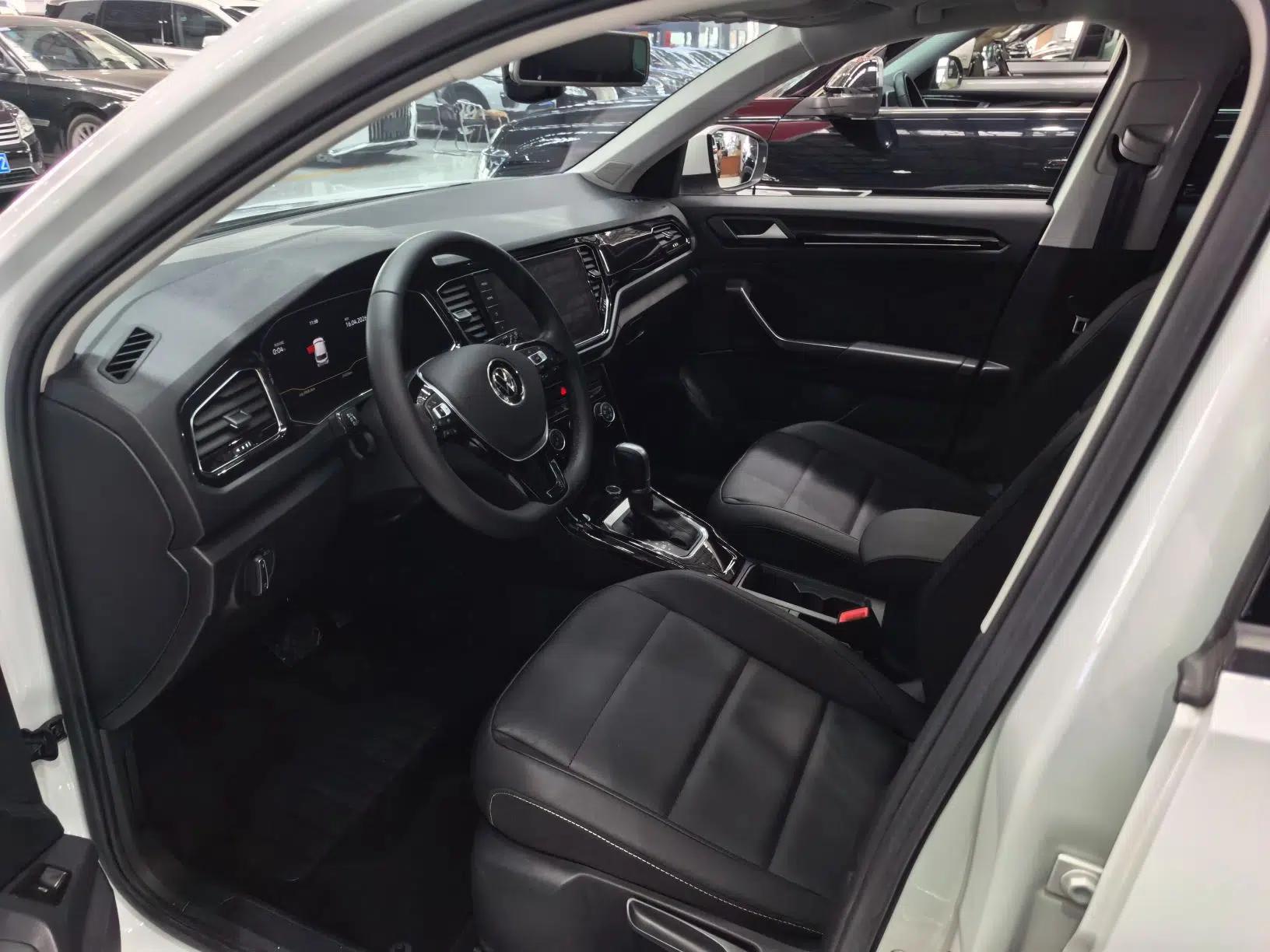 Volkswagen T-ROC 2021 280TSI DSG Two-Wheel Drive Comfort Connect Edition — миниатюра 15