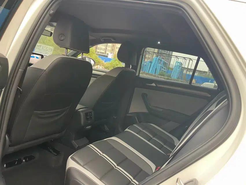 Volkswagen T-ROC 2024 300TSI DSG Two-Wheel-Drive Chen Guang Edition — миниатюра 9