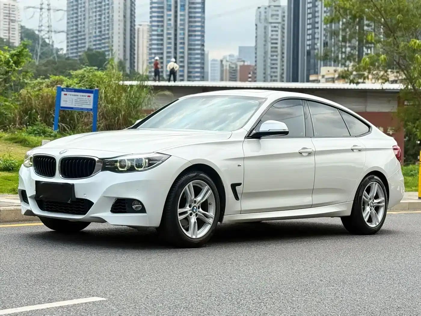 2020 BMW 3 Series GT 320i M Sport Package — миниатюра 1