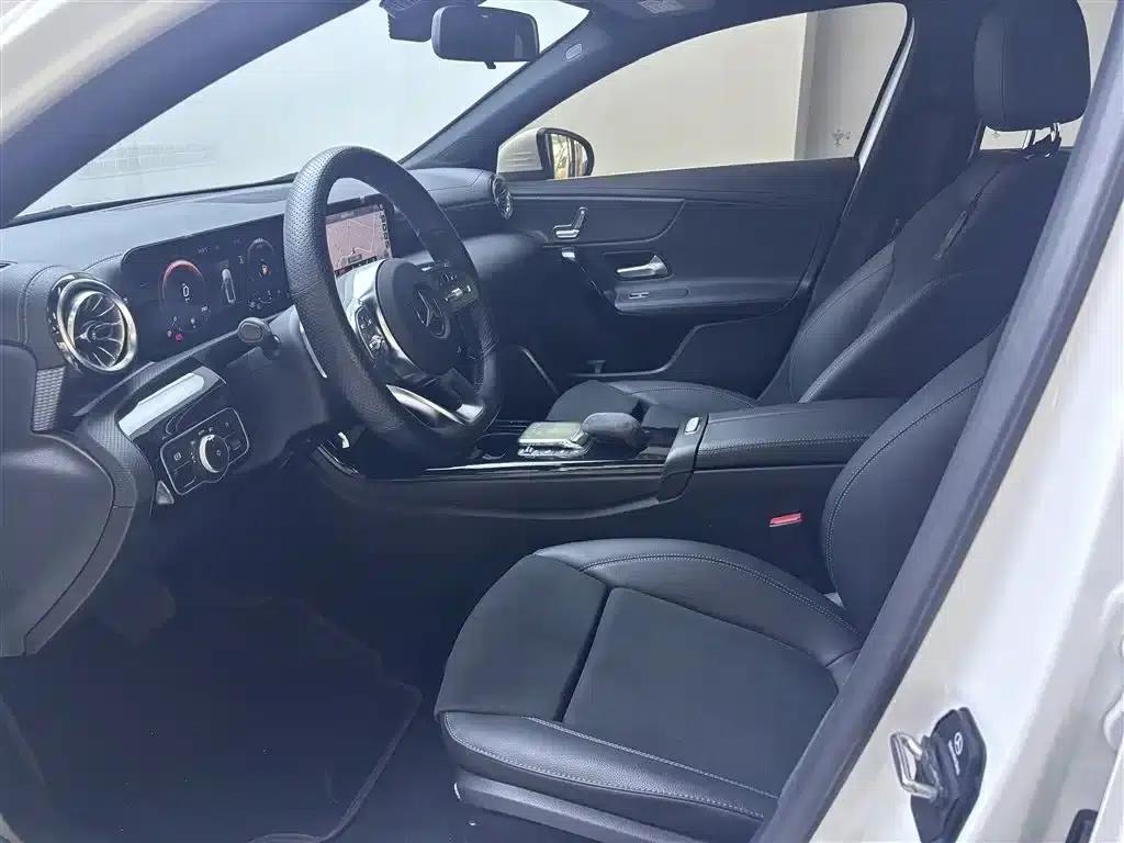Mercedes-Benz A-Class 2021 A 200 L Sport Sedan Fashion Edition — миниатюра 11