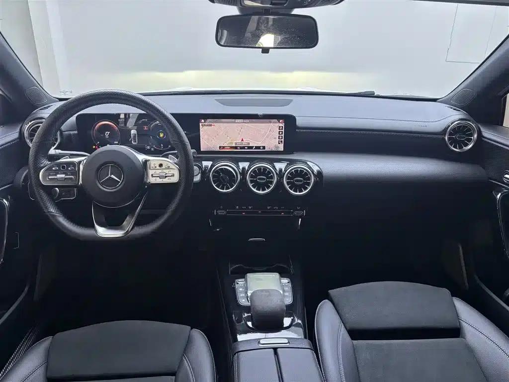Mercedes-Benz A-Class 2021 A 200 L Sport Sedan Fashion Edition — миниатюра 12