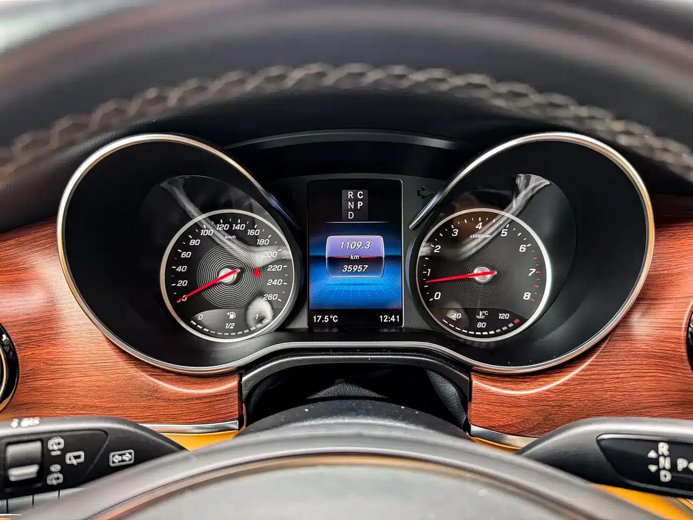 Mercedes-Benz V-Class 2022 V 260 L Long Wheelbase Luxury Edition — миниатюра 3