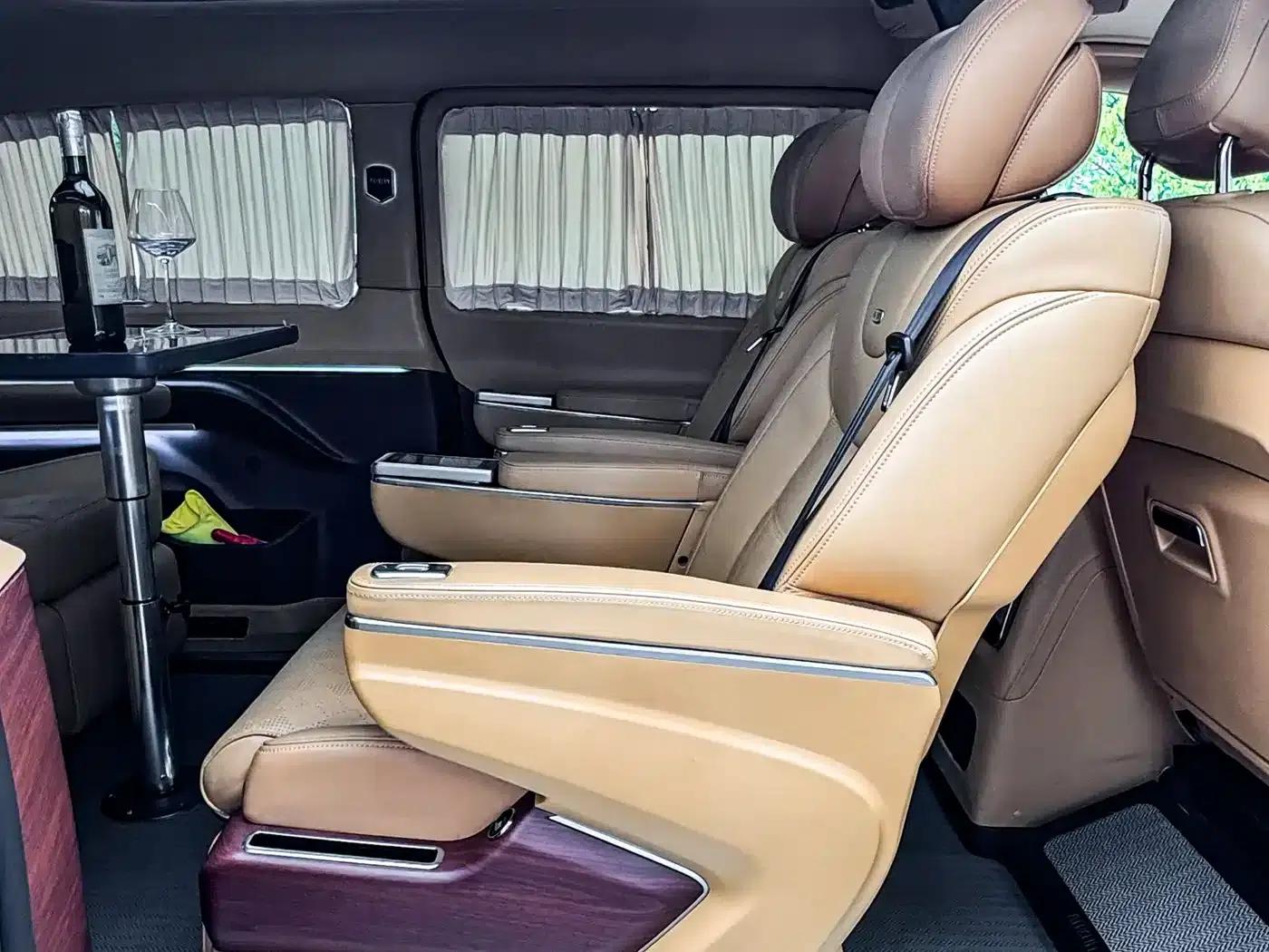 Mercedes-Benz V-Class 2022 V 260 L Long Wheelbase Luxury Edition — миниатюра 23