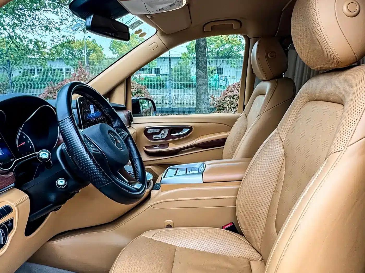 Mercedes-Benz V-Class 2022 V 260 L Long Wheelbase Luxury Edition — миниатюра 4
