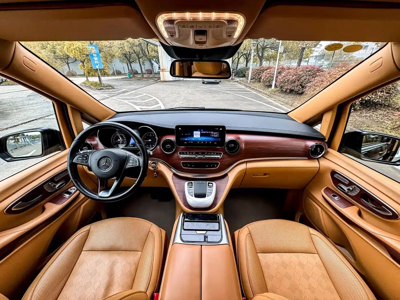 Mercedes-Benz V-Class 2022 V 260 L Long Wheelbase Luxury Edition — миниатюра 6