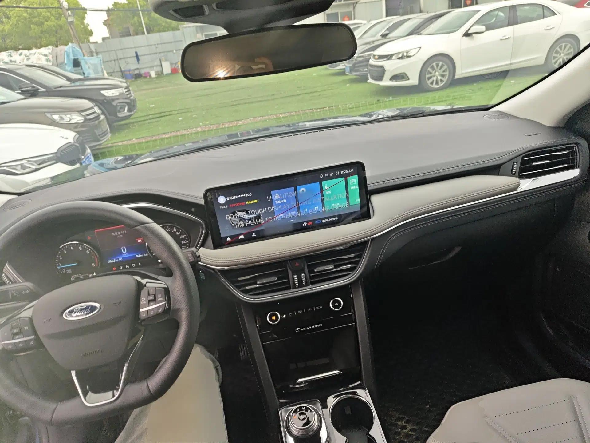 Ford Escape 2020 EcoBoost 245 Two-Wheel-Drive Titanium Edition — миниатюра 13