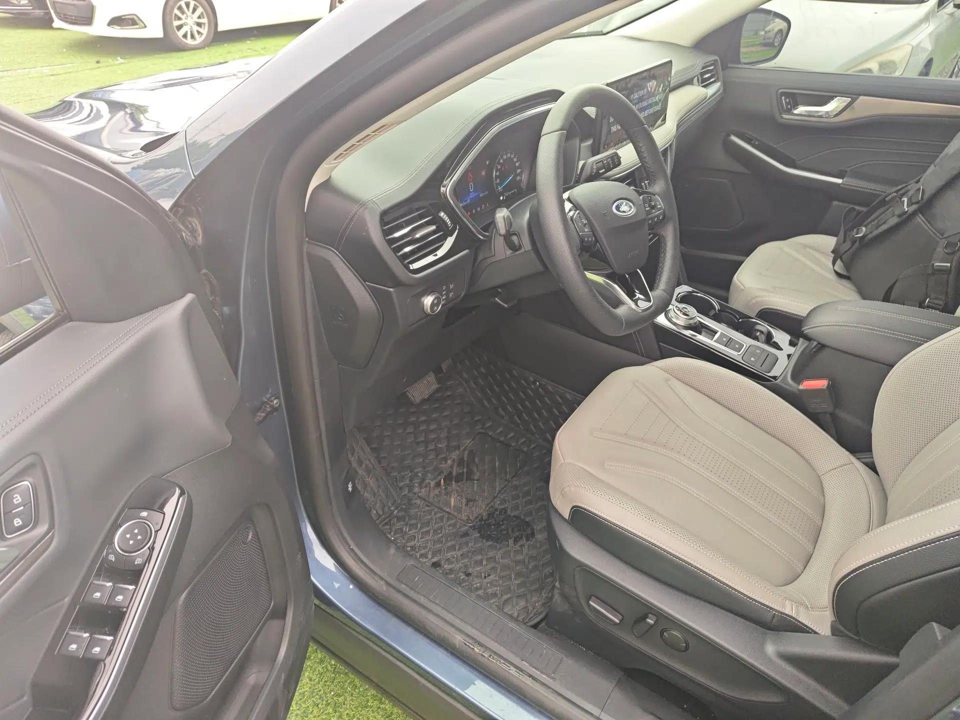 Ford Escape 2020 EcoBoost 245 Two-Wheel-Drive Titanium Edition — миниатюра 19