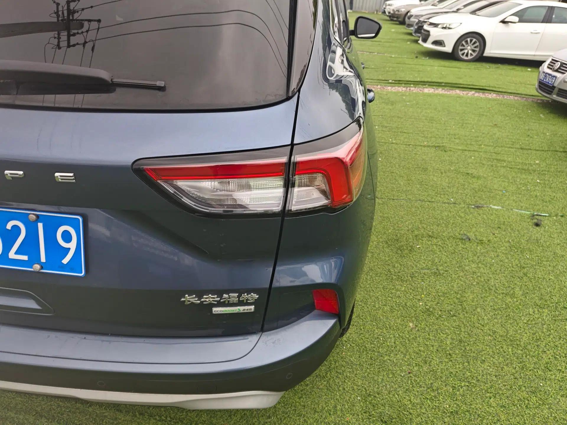 Ford Escape 2020 EcoBoost 245 Two-Wheel-Drive Titanium Edition — миниатюра 7