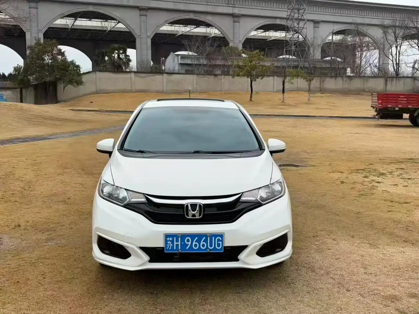 Honda Fit 2018 1.5L CVT Comfort Sunroof Edition — миниатюра 2