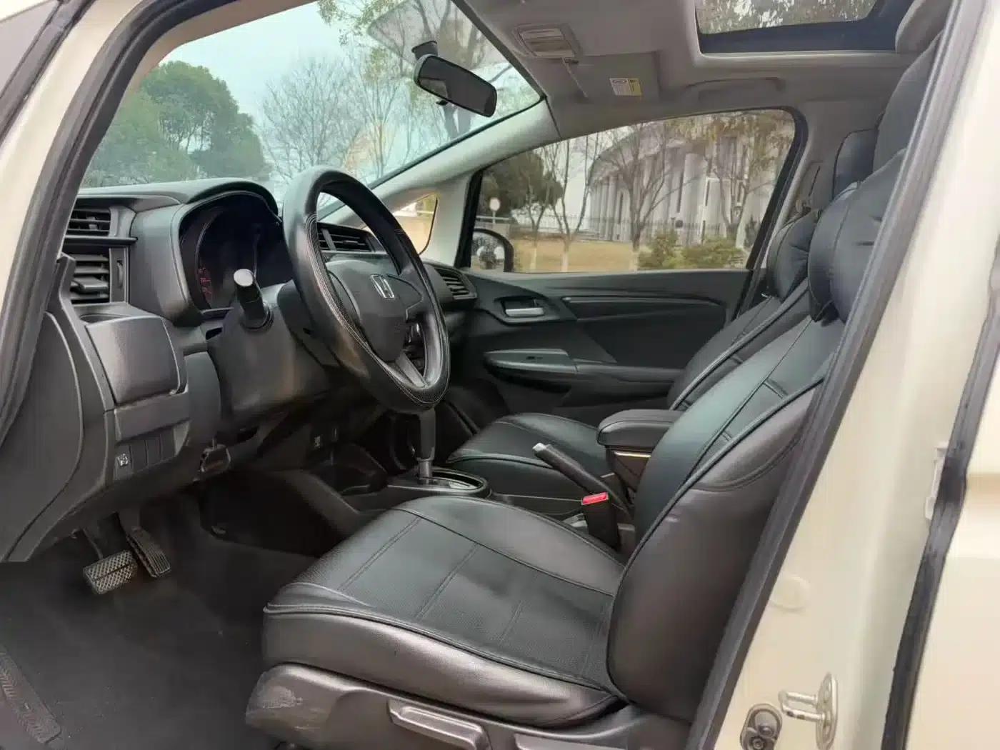 Honda Fit 2018 1.5L CVT Comfort Sunroof Edition — миниатюра 4