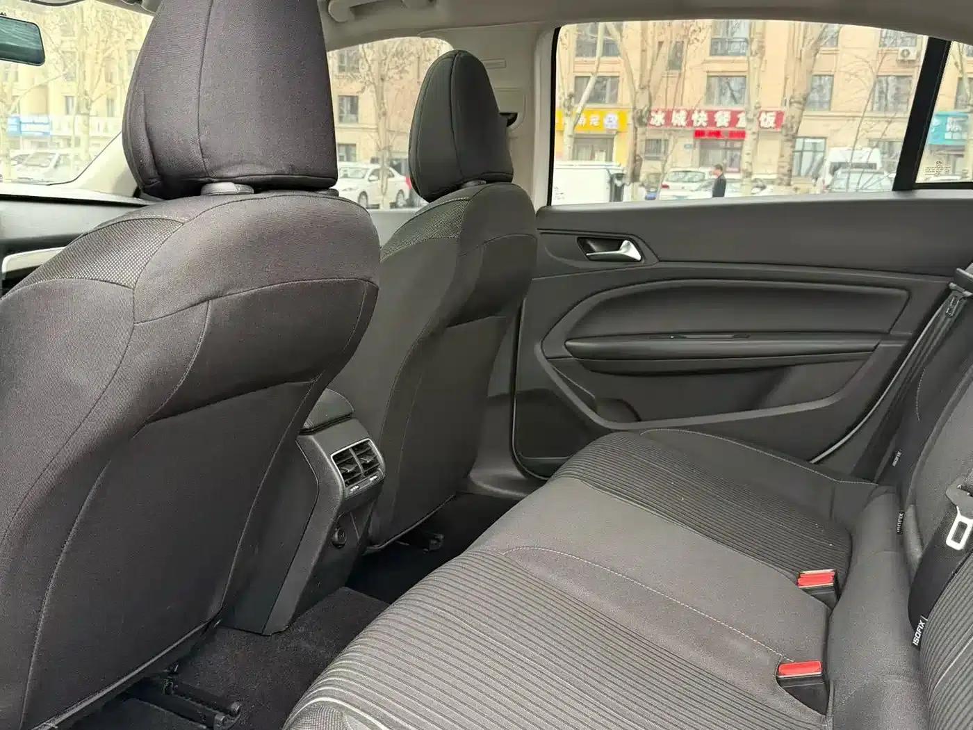 Peugeot 408 2018 350THP Automatic Luxury Edition — миниатюра 5