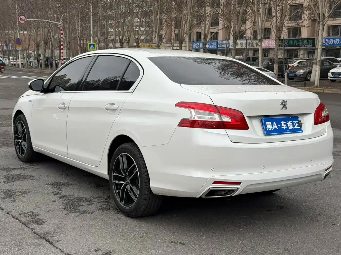 Peugeot 408 2018 350THP Automatic Luxury Edition — миниатюра 9