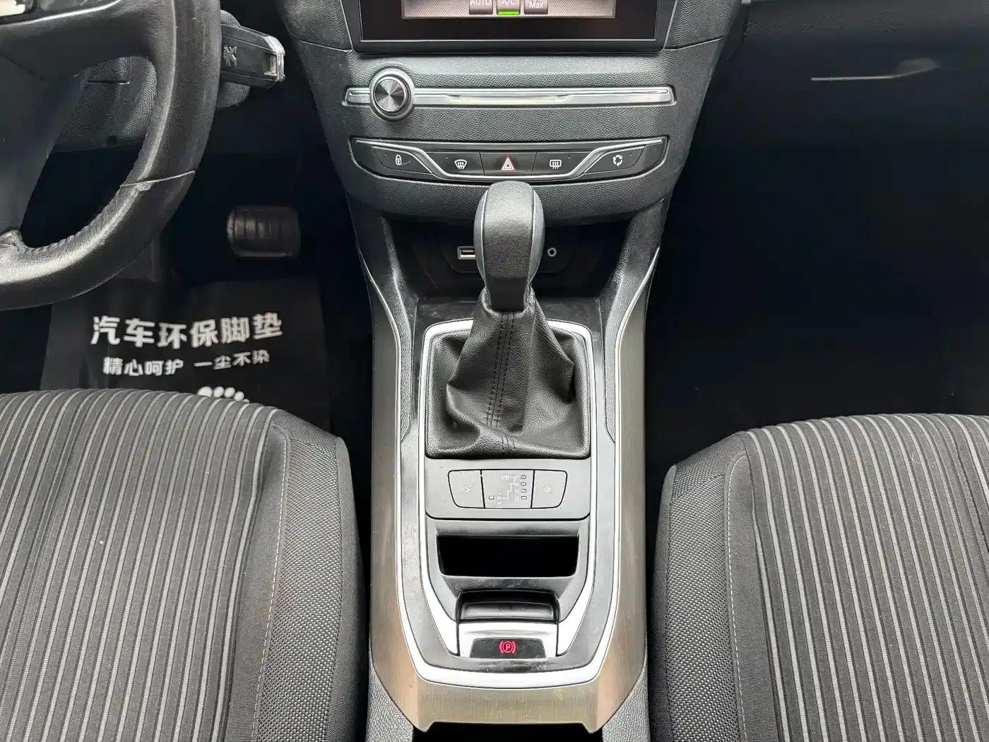 Peugeot 408 2015 1.2T Automatic Glory Edition — миниатюра 11