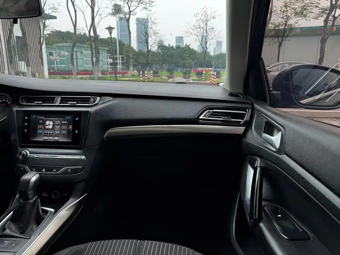 Peugeot 408 2015 1.2T Automatic Glory Edition — миниатюра 12