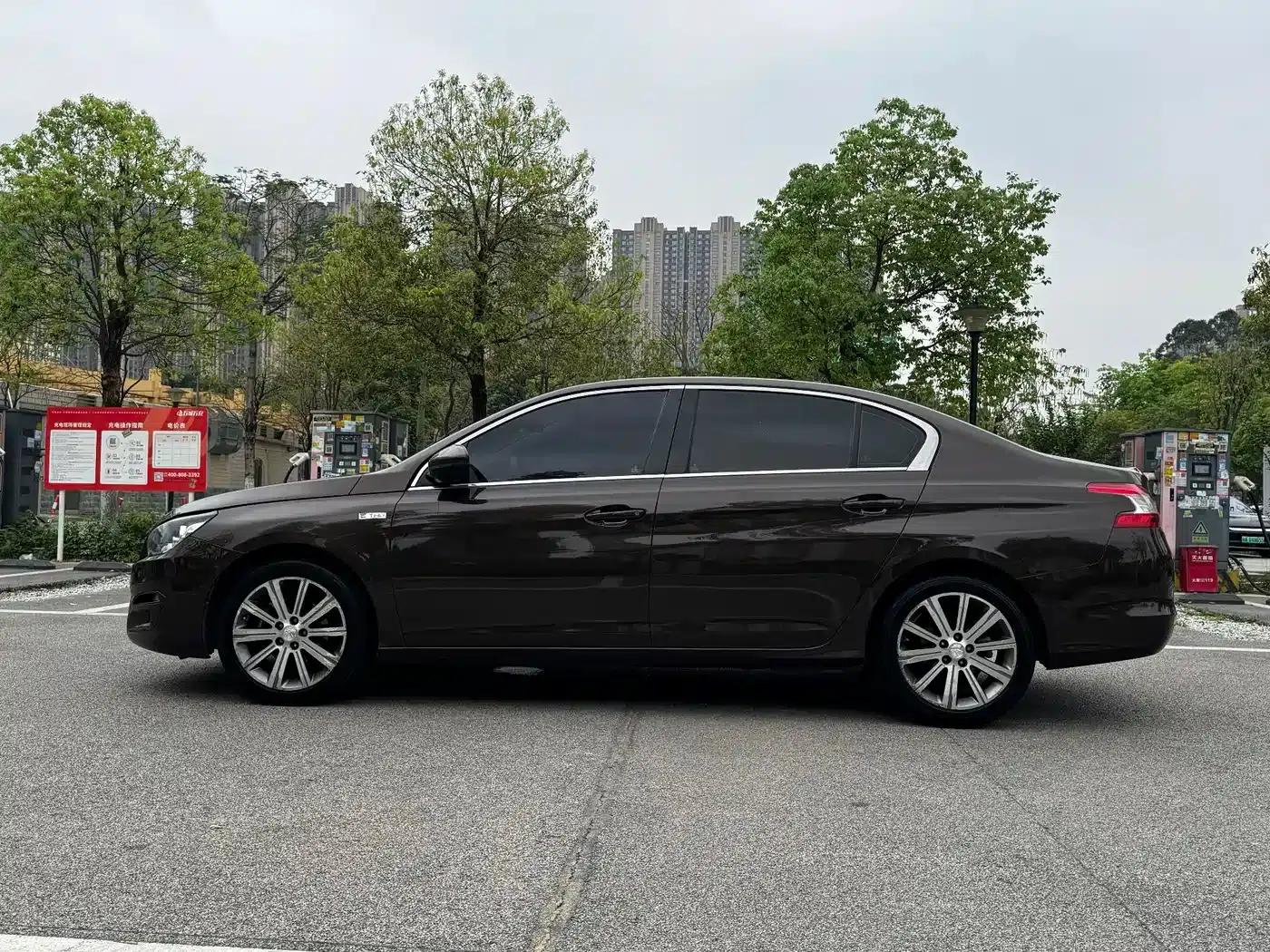 Peugeot 408 2015 1.2T Automatic Glory Edition — миниатюра 17