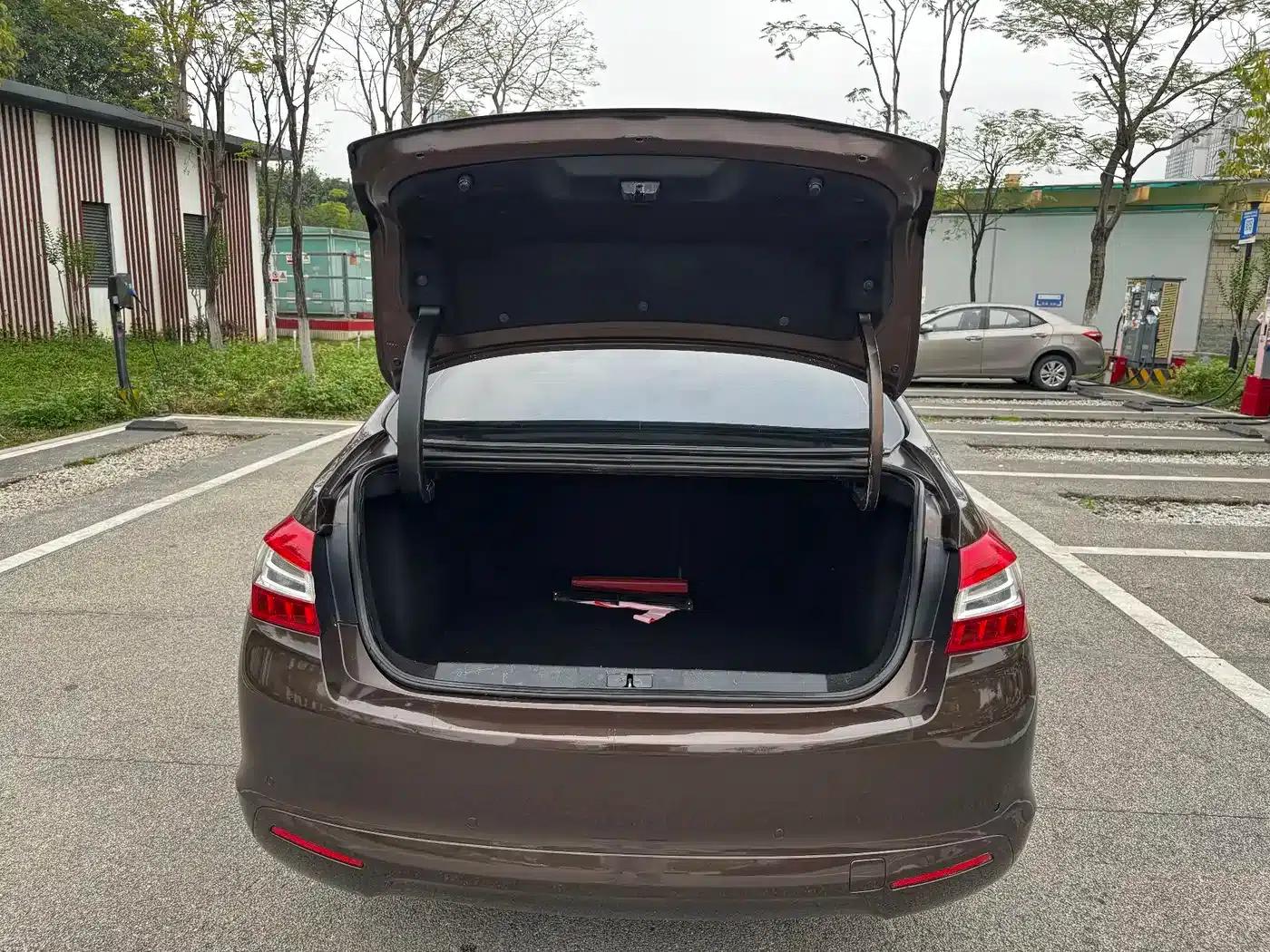 Peugeot 408 2015 1.2T Automatic Glory Edition — миниатюра 25