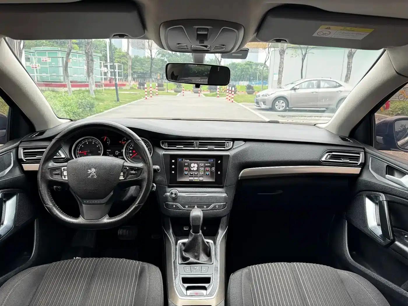 Peugeot 408 2015 1.2T Automatic Glory Edition — миниатюра 8