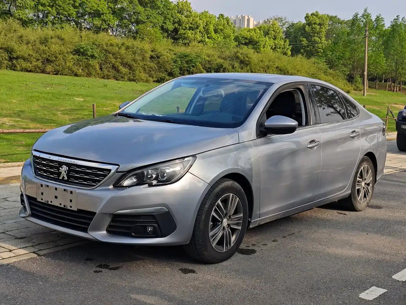 Peugeot 308 2018 230THP Automatic Luxury Edition — миниатюра 1