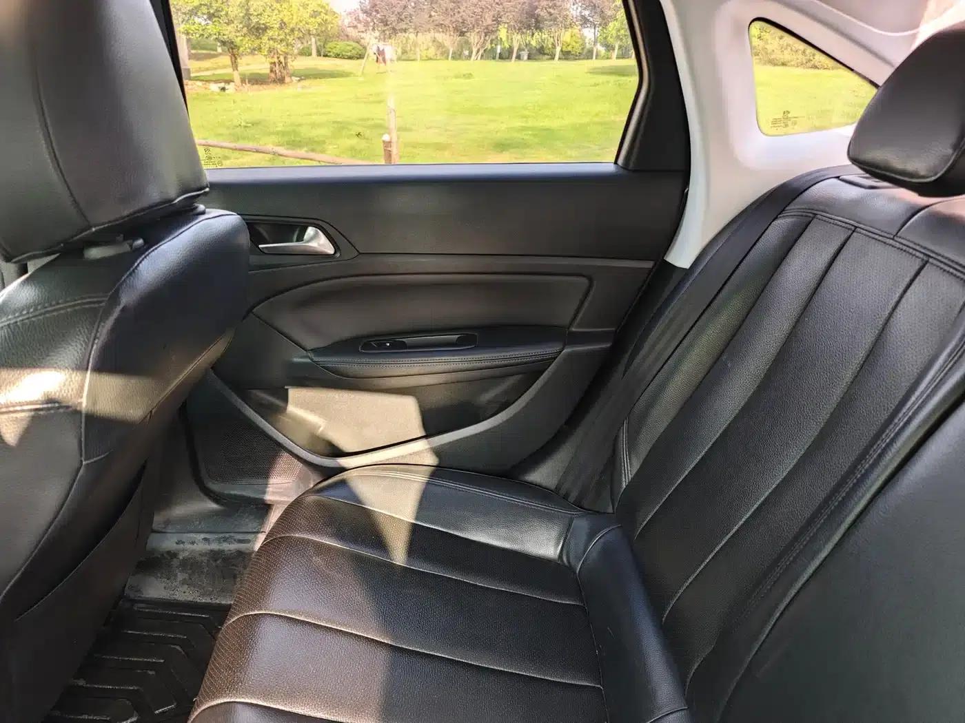 Peugeot 308 2018 230THP Automatic Luxury Edition — миниатюра 11