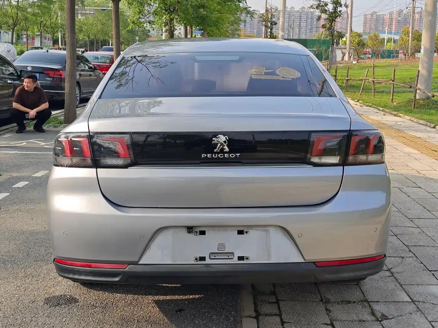 Peugeot 308 2018 230THP Automatic Luxury Edition — миниатюра 8