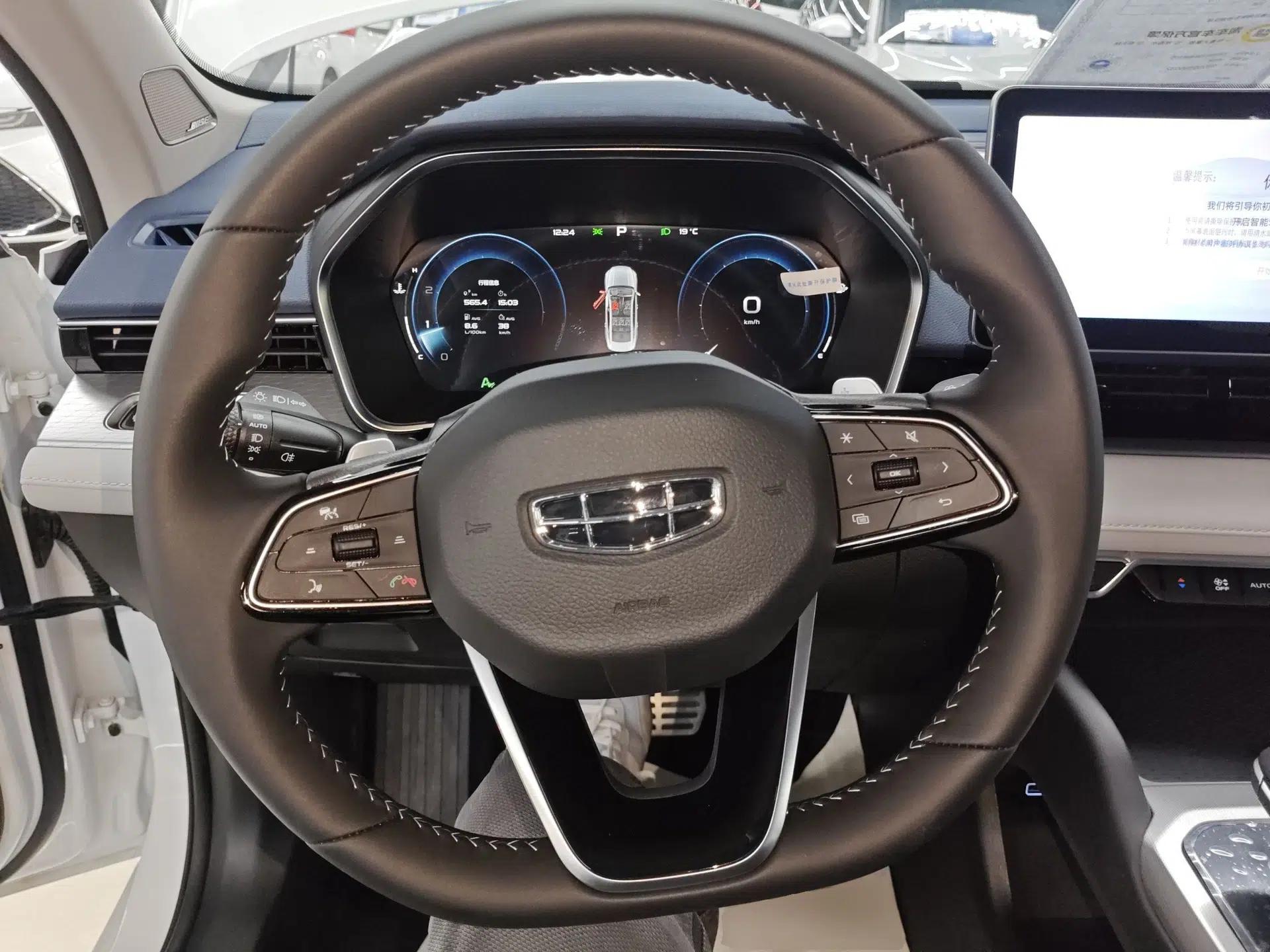 Geely Auto Preface 2023 2.0TD Prestige Version — миниатюра 14