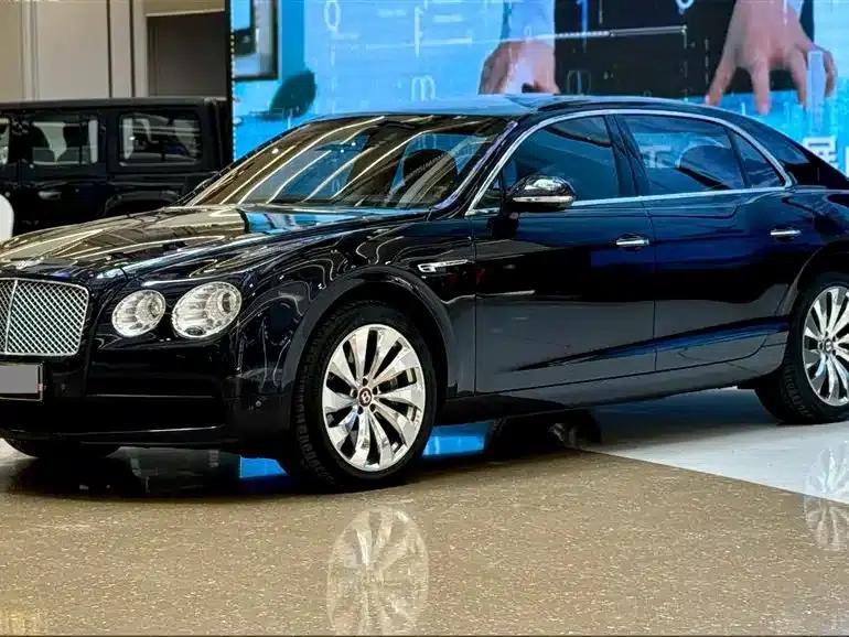 2017 Flying Spur 4.0T V8 Standard Edition — миниатюра 1