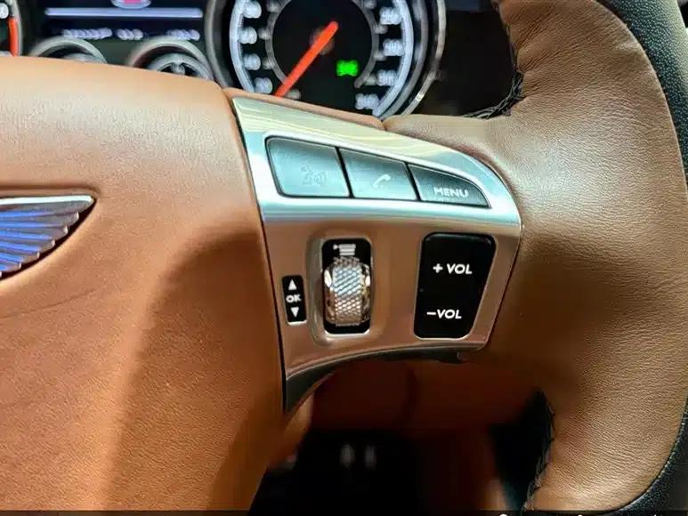 2017 Flying Spur 4.0T V8 Standard Edition — миниатюра 16