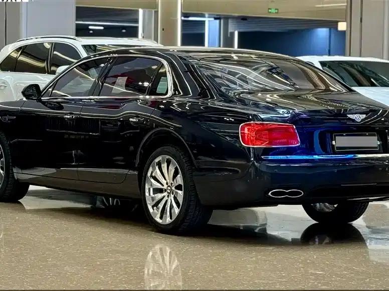 2017 Flying Spur 4.0T V8 Standard Edition — миниатюра 19