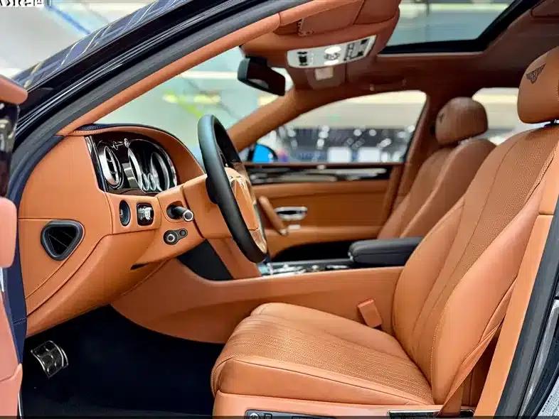 2017 Flying Spur 4.0T V8 Standard Edition — миниатюра 21