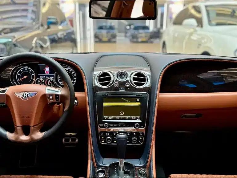 2017 Flying Spur 4.0T V8 Standard Edition — миниатюра 23
