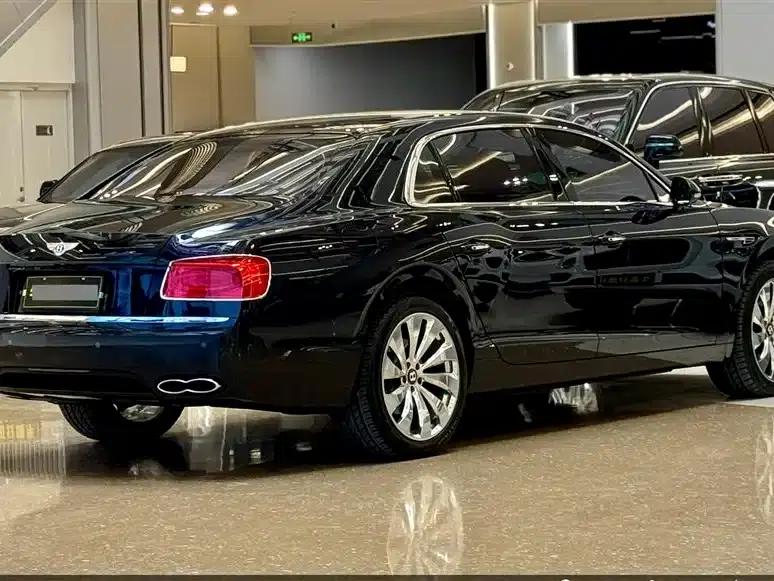 2017 Flying Spur 4.0T V8 Standard Edition — миниатюра 24