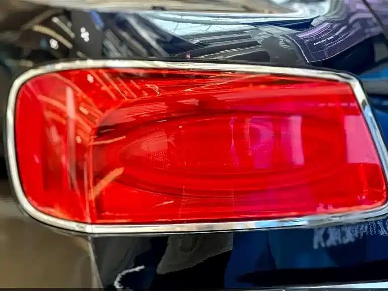 2017 Flying Spur 4.0T V8 Standard Edition — миниатюра 6